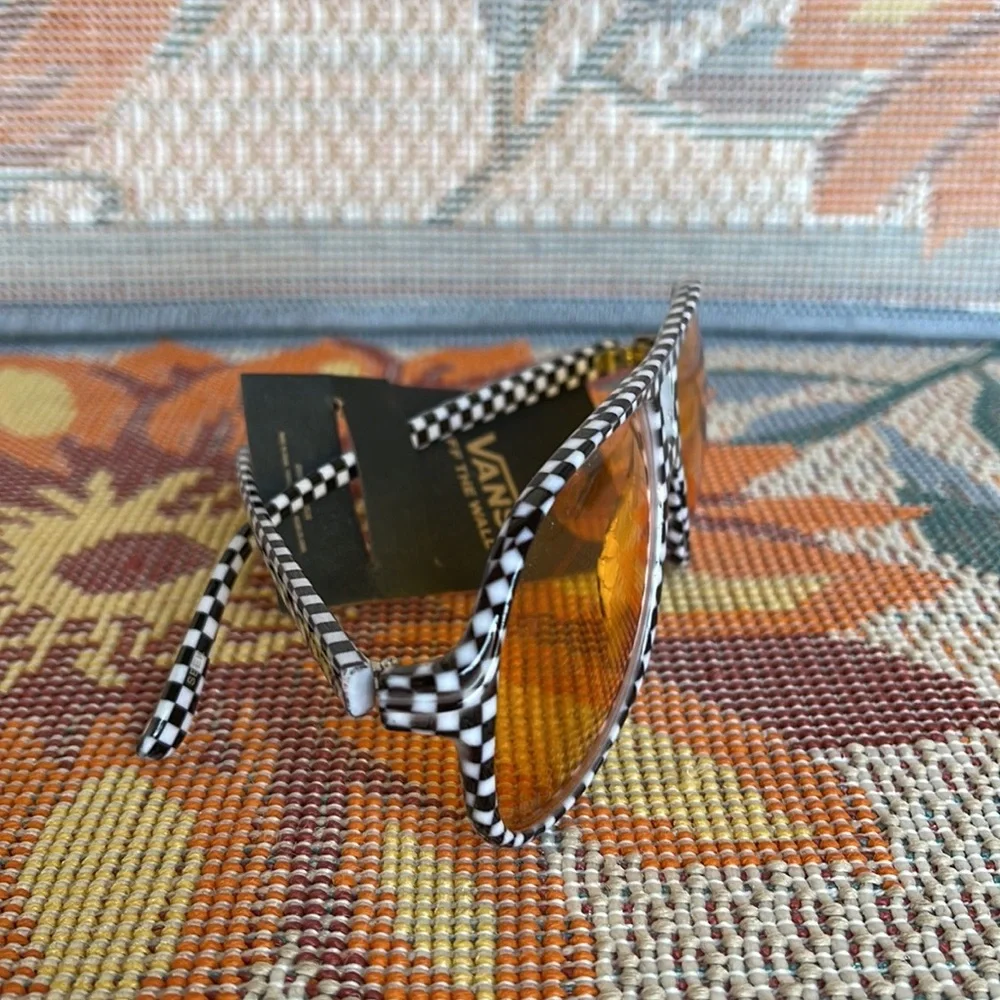 Vans Summer Holiday UV Protect Shades Sunglasses
NWT - Picture 10 of 16
